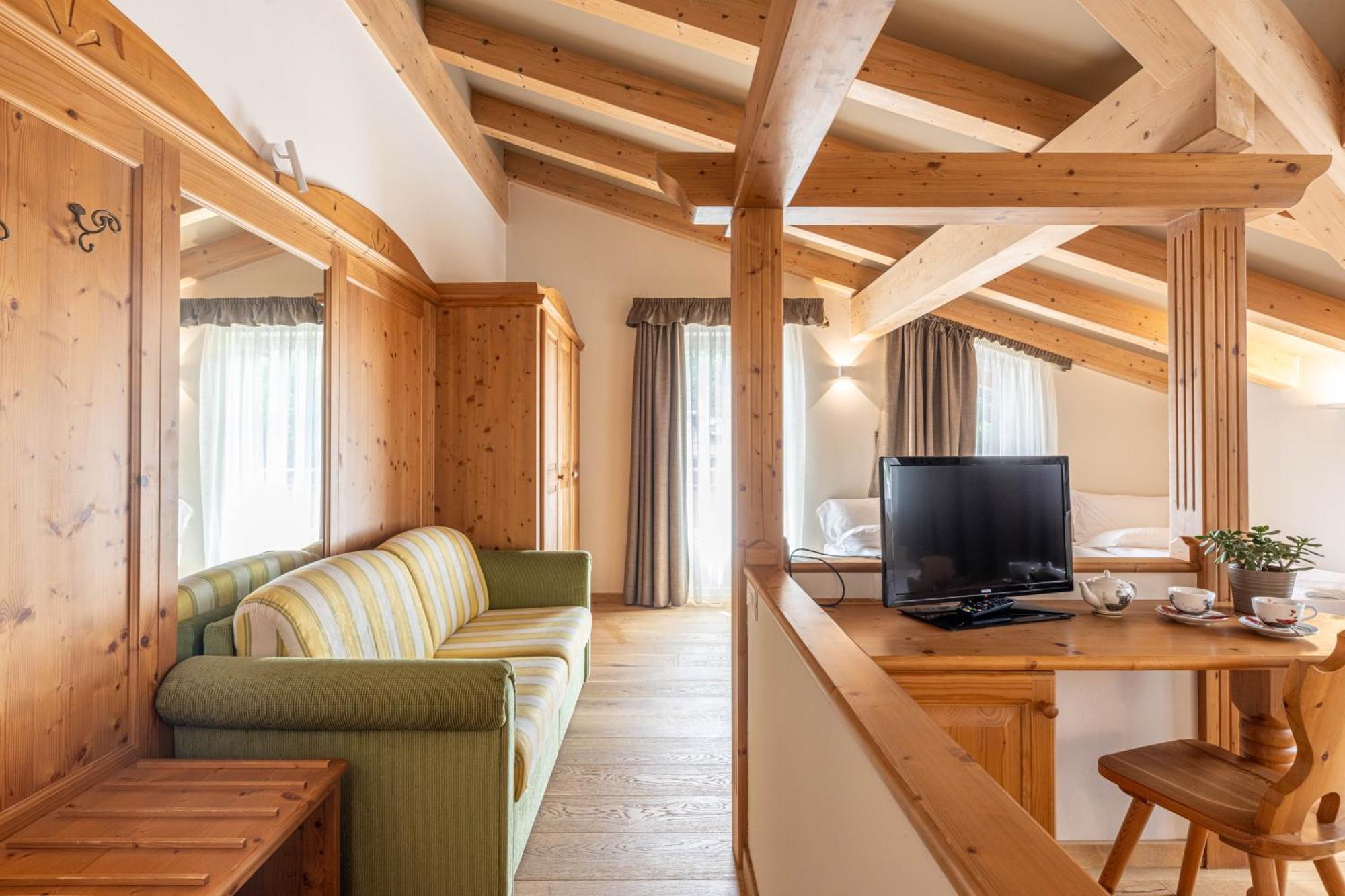 White Moss Garni Hotel